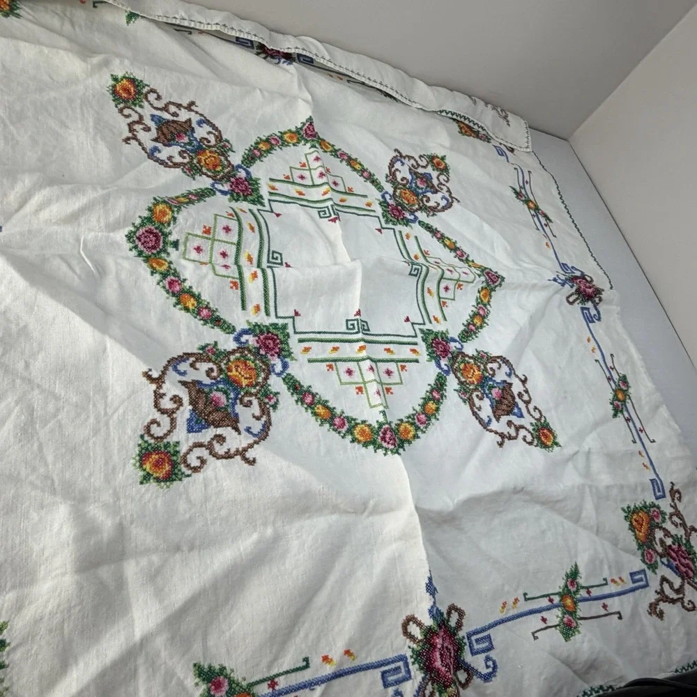 Beautiful Handmade Vintage Cross Stitch Tablecloth Handmade 31